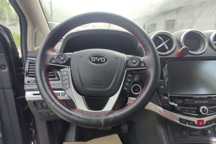 Used BYD S7 2016 2.0T Automatic Flagship Plus Interior 3