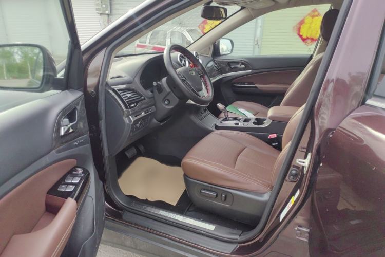 Used BYD S7 2016 2.0T Automatic Flagship Plus Interior 4