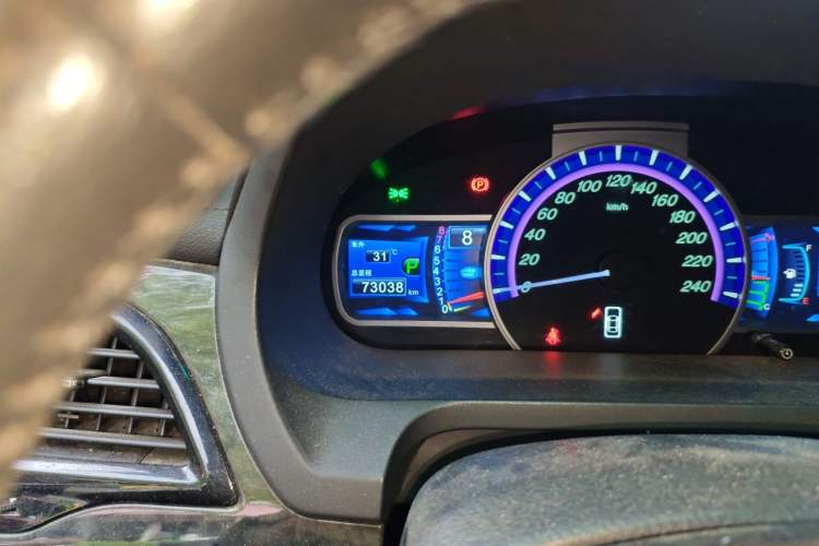 Used BYD S7 2016 2.0T Automatic Prestige Plus Odometer Close Up