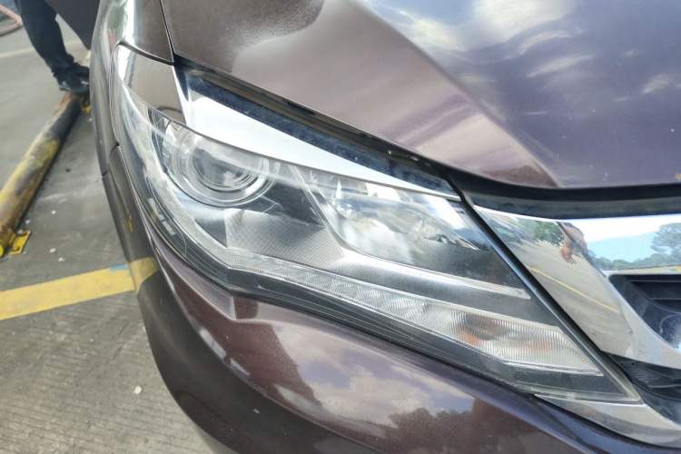 Used BYD S7 2016 2.0T Automatic Prestige Plus Right Front Headlight