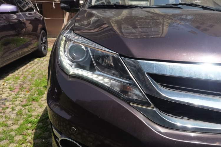 Used BYD S7 2016 2.0T Automatic Flagship Plus Right Front Headlight