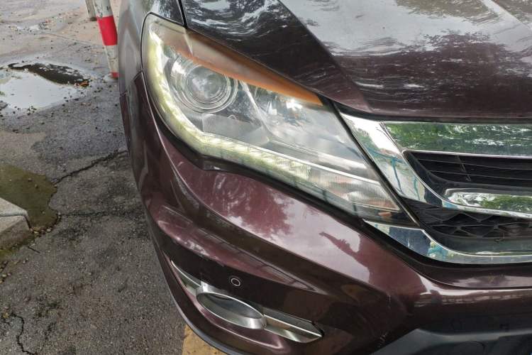 Used BYD S7 2016 2.0T Automatic Prestige Plus Right Front Headlight