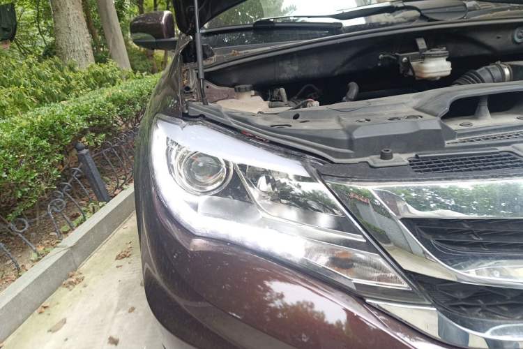 Used BYD S7 2016 2.0T Automatic Flagship Version Right Front Headlight