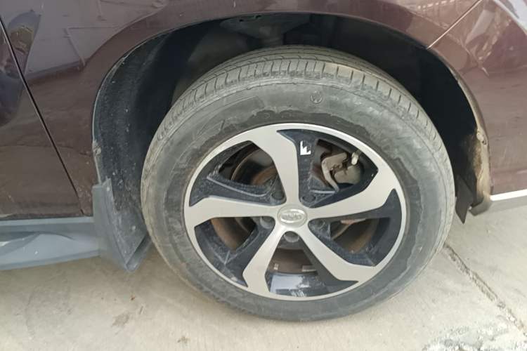 Used BYD S7 2016 2.0T Automatic Prestige Edition Right Front Wheel Hub