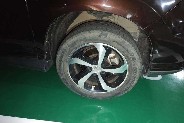 Used BYD S7 2016 2.0T Automatic Prestige Plus Right Front Wheel Hub