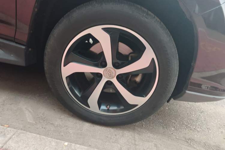 Used BYD S7 2016 2.0T Automatic Prestige Edition Right Front Wheel Hub
