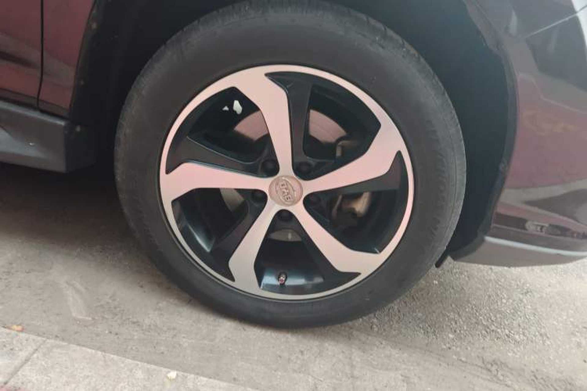 Used BYD S7 2016 2.0T Automatic Prestige Edition Right Front Wheel Hub