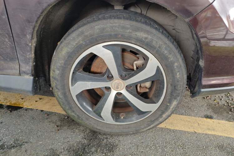 Used BYD S7 2016 2.0T Automatic Prestige Plus Right Front Wheel Hub