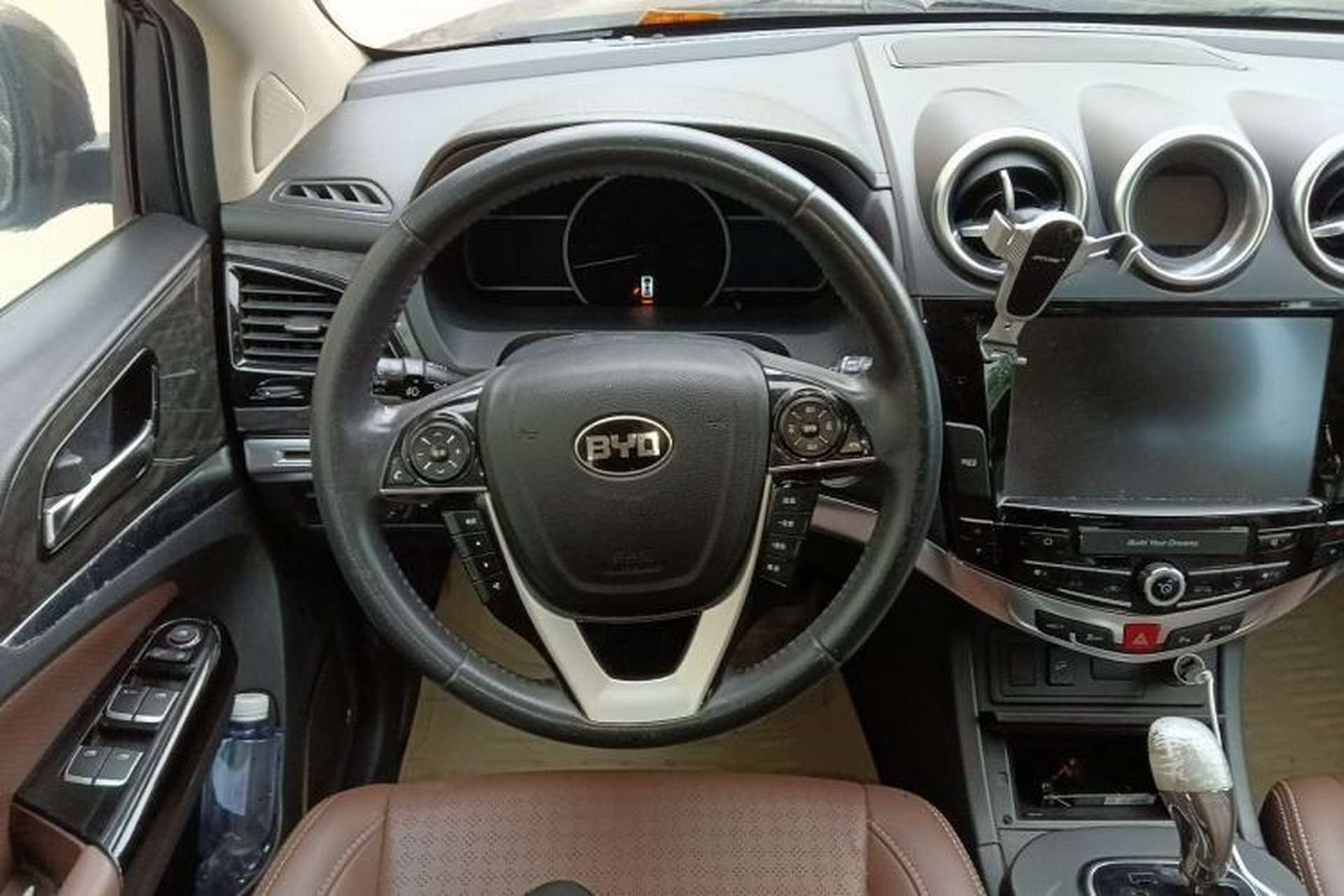Used BYD S7 2016 2.0T Automatic Prestige Edition Steering Wheel