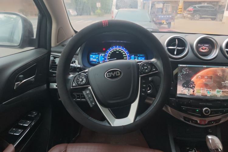 Used BYD S7 2016 2.0T Automatic Prestige Edition Steering Wheel
