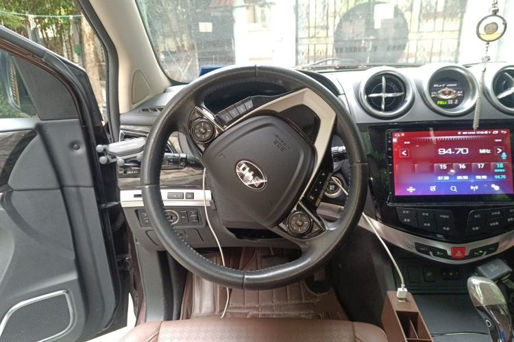 Used BYD S7 2016 2.0T Automatic Flagship Version Steering Wheel