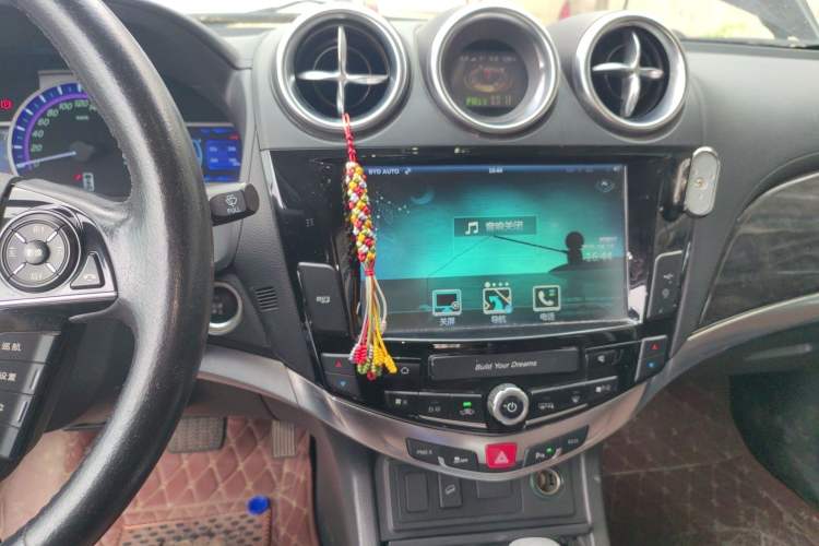 Used BYD S7 2016 2.0T Automatic Prestige Plus Audio And AC Panel
