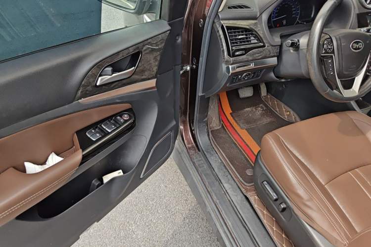 Used BYD S7 2016 2.0T Automatic Prestige Plus Driver Seat