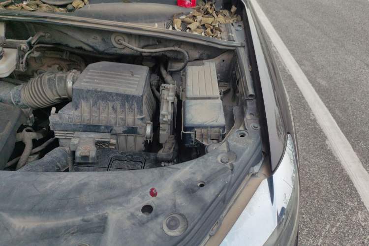 Used BYD S7 2016 2.0T Automatic Prestige Plus Engine Bay Left