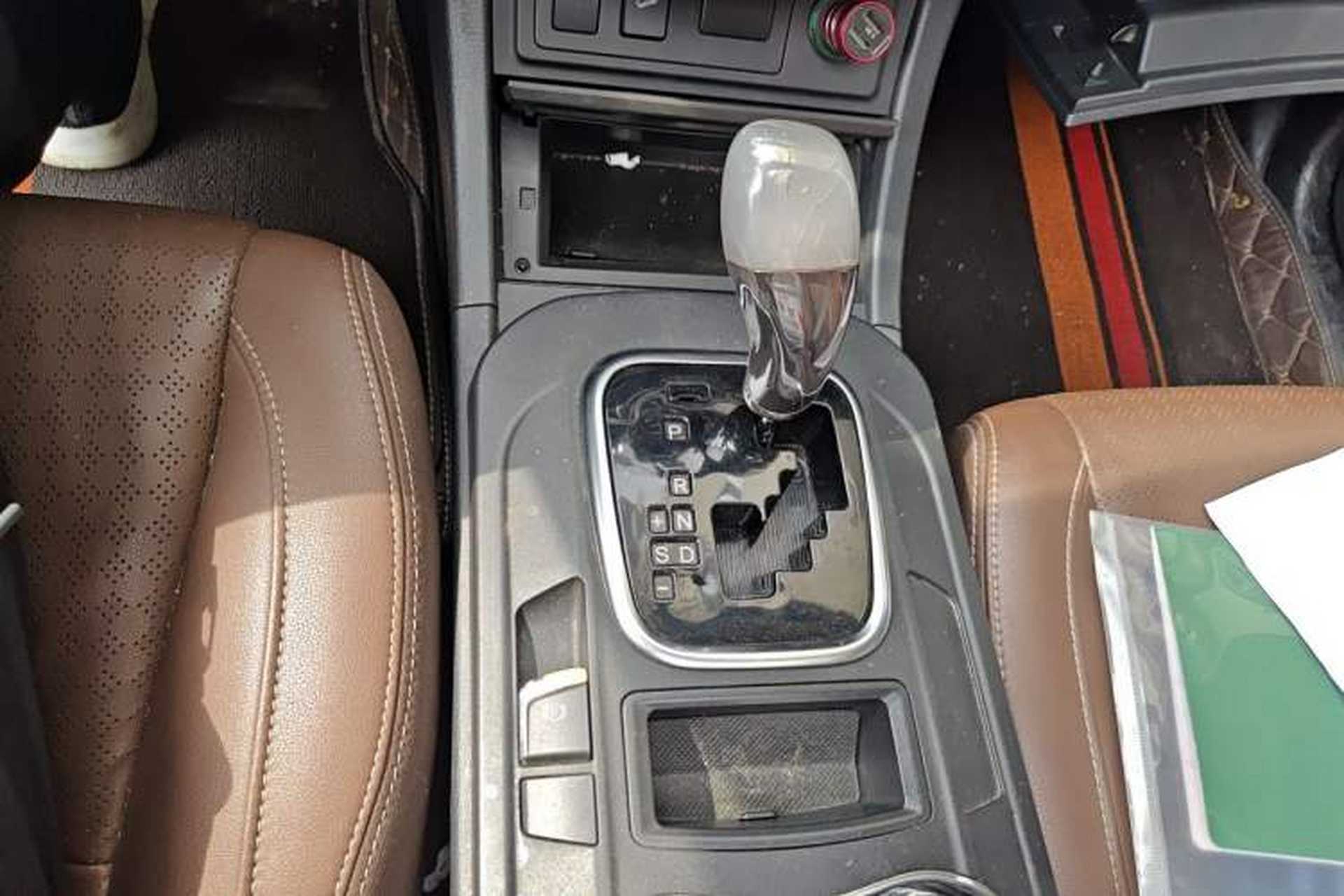 Used BYD S7 2016 2.0T Automatic Prestige Plus Gear Lever