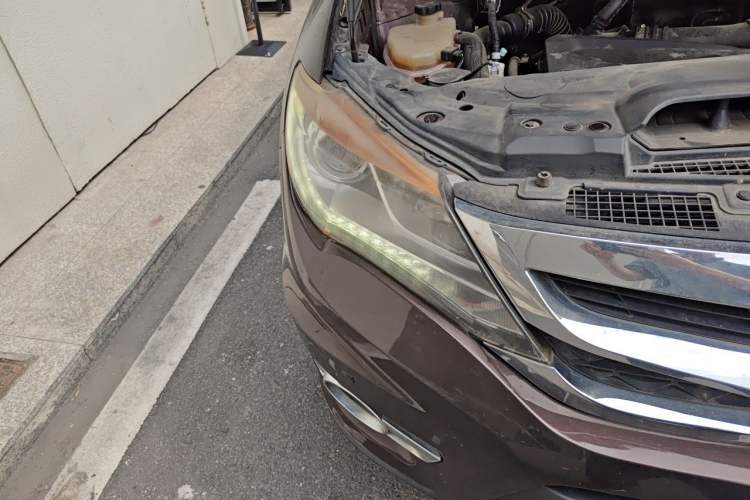 Used BYD S7 2016 2.0T Automatic Prestige Plus Right Front Headlight