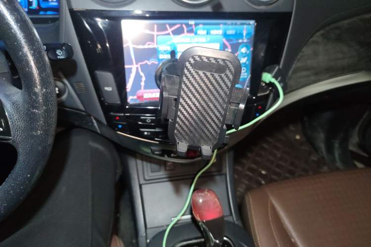 Used BYD S7 2016 2.0T Automatic Prestige Plus Audio And AC Panel