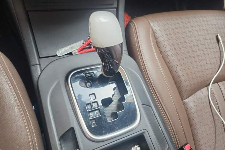 Used BYD S7 2016 2.0T Automatic Prestige Plus Gear Lever