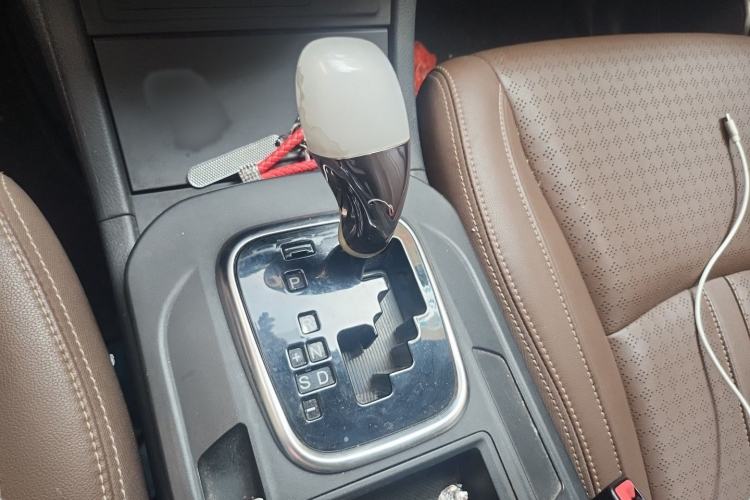Used BYD S7 2016 2.0T Automatic Prestige Plus Gear Lever