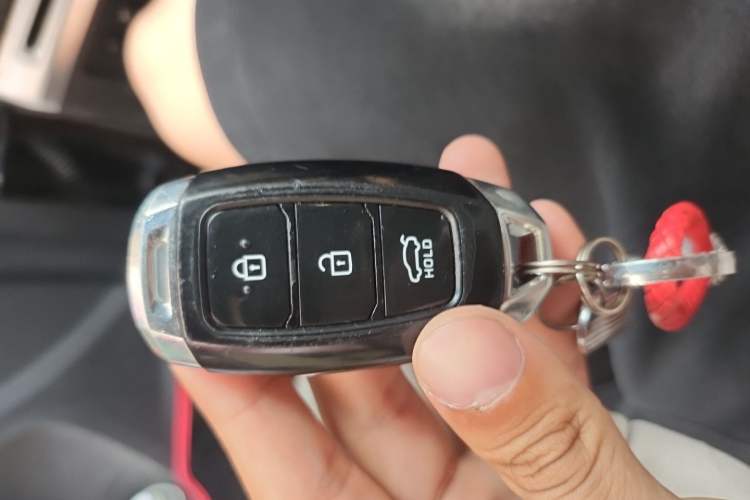 Used BYD S7 2016 2.0T Automatic Prestige Plus Interior 1