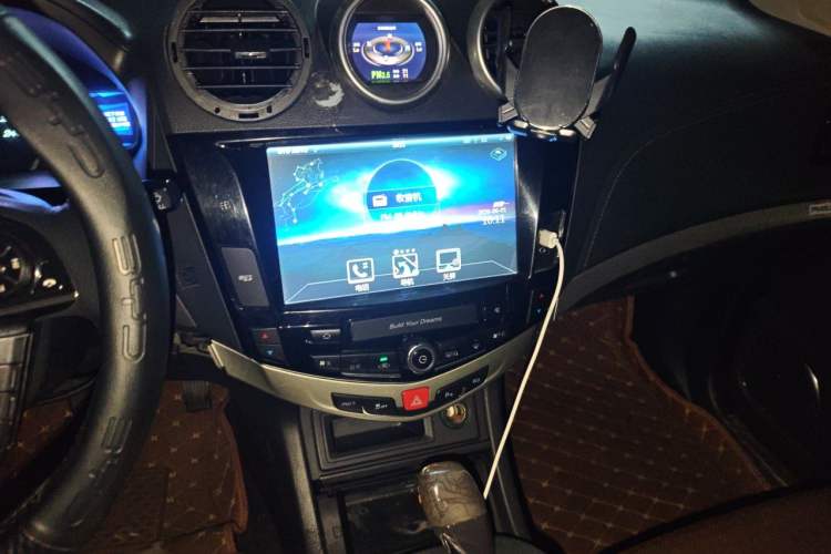 Used BYD S7 2016 2.0T Automatic Prestige Edition Audio And AC Panel