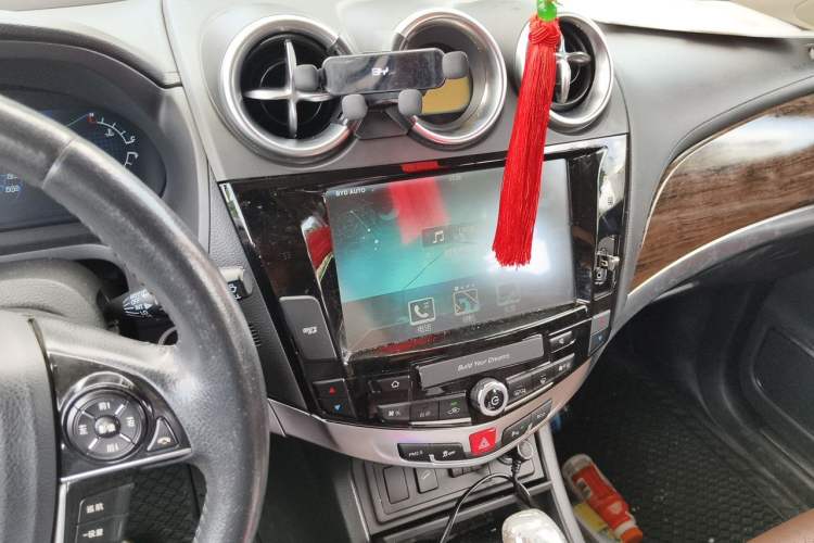 Used BYD S7 2016 2.0T Automatic Flagship Plus Audio And AC Panel