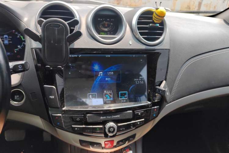 Used BYD S7 2016 2.0T Automatic Flagship Version Audio And AC Panel