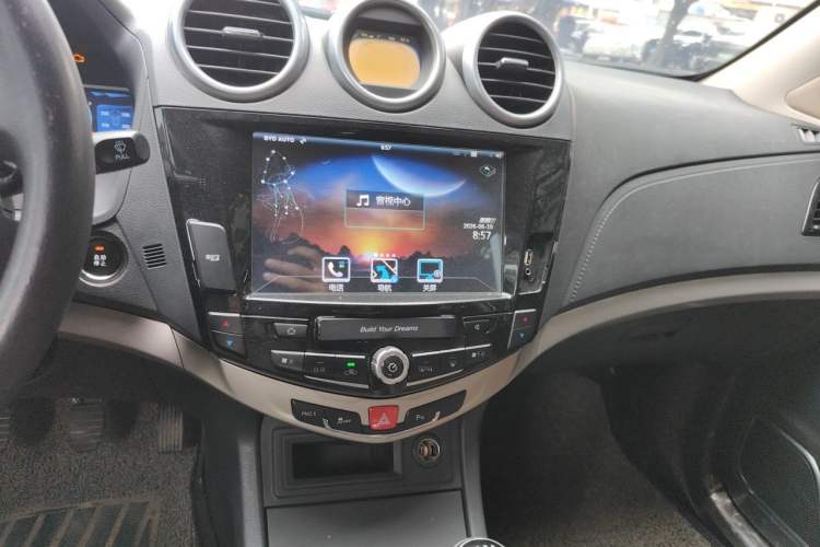 Used BYD S7 2016 1.5T Manual Luxury Edition Audio And AC Panel