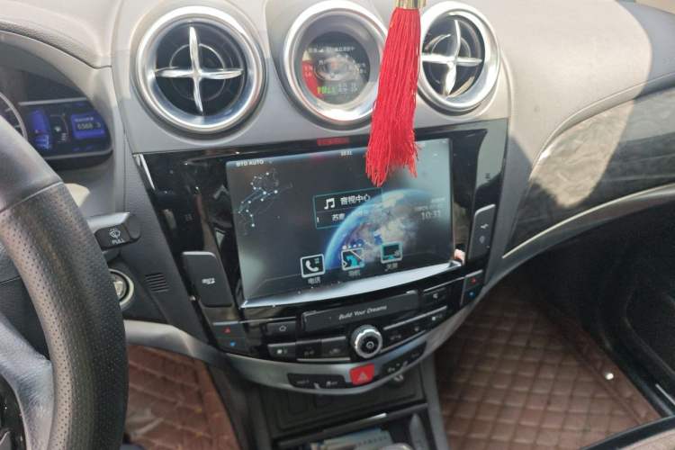 Used BYD S7 2016 2.0T Automatic Prestige Edition Audio And AC Panel