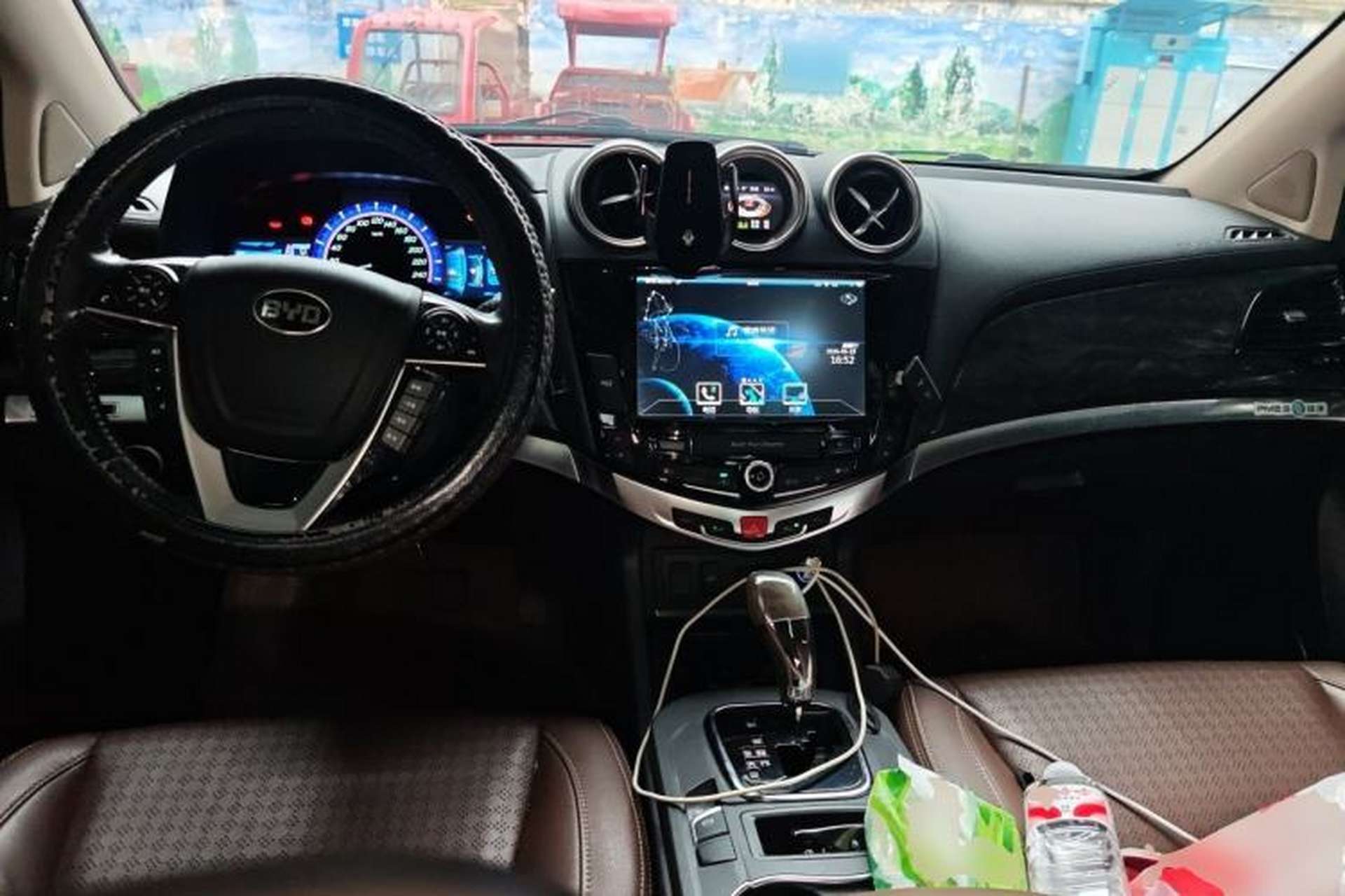 Used BYD S7 2016 2.0T Automatic Prestige Edition Center Console