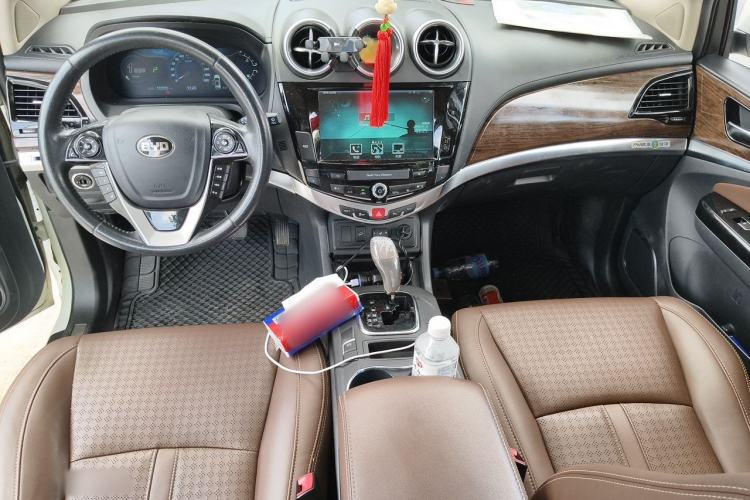Used BYD S7 2016 2.0T Automatic Flagship Plus Center Console