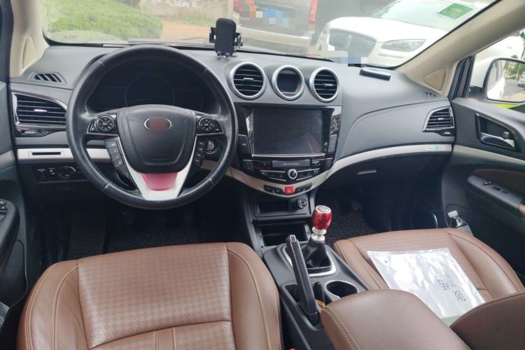 Used BYD S7 2016 1.5T Manual Luxury Edition Center Console