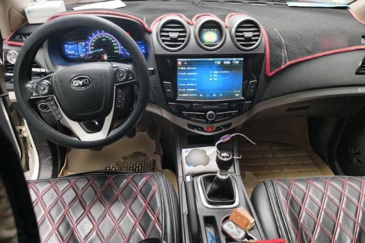Used BYD S7 2016 1.5T Manual Luxury Edition Center Console