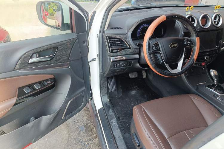 Used BYD S7 2016 2.0T Automatic Prestige Plus Driver Seat