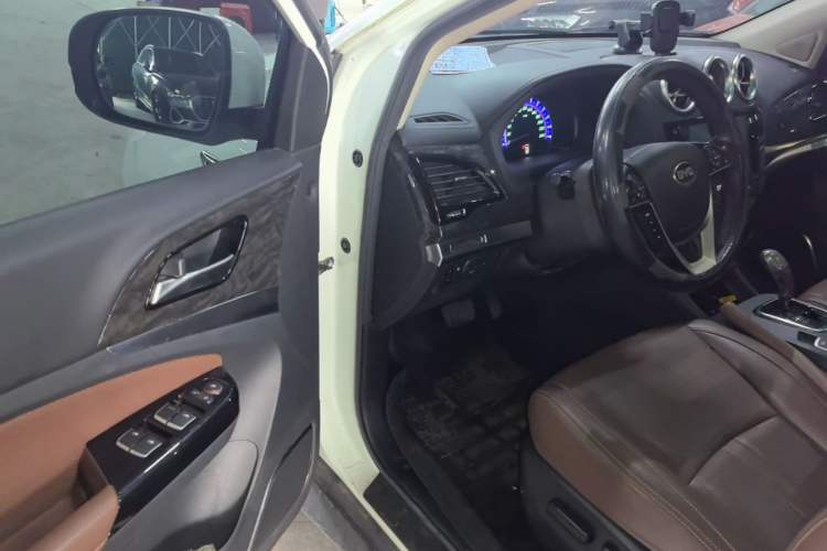Used BYD S7 2016 2.0T Automatic Prestige Plus Driver Seat