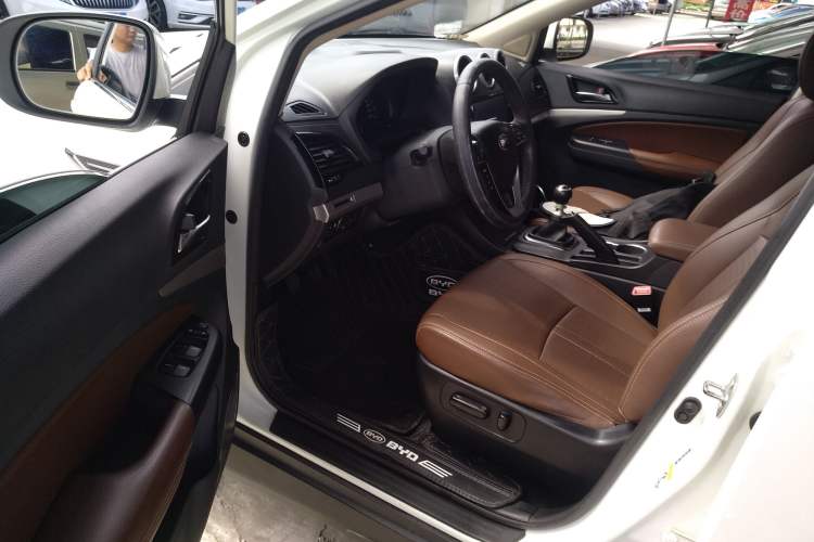 Used BYD S7 2016 1.5T Manual Luxury Edition Driver Seat