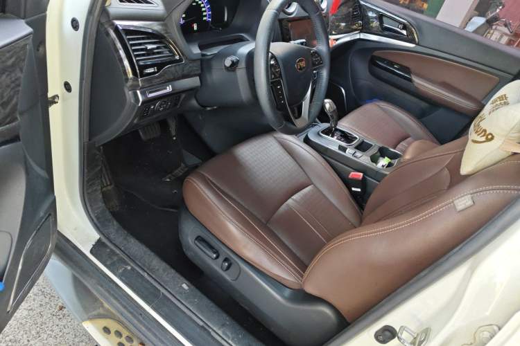 Used BYD S7 2016 2.0T Automatic Prestige Edition Driver Seat
