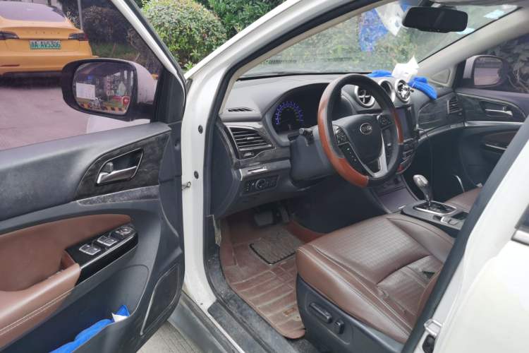 Used BYD S7 2016 2.0T Automatic Prestige Plus Driver Seat