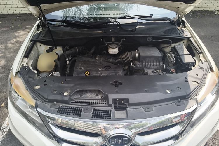 Used BYD S7 2016 2.0T Automatic Prestige Plus Engine Bay