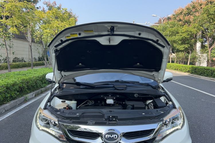 Used BYD S7 2016 1.5T Manual Luxury Edition Engine Bay
