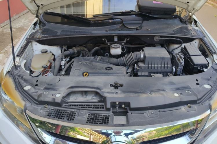 Used BYD S7 2016 2.0T Automatic Prestige Edition Engine Bay