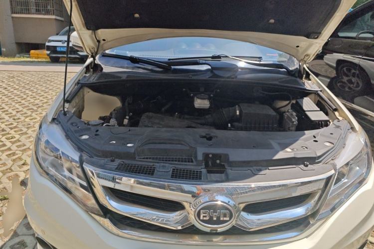 Used BYD S7 2016 2.0T Automatic Prestige Plus Engine Bay