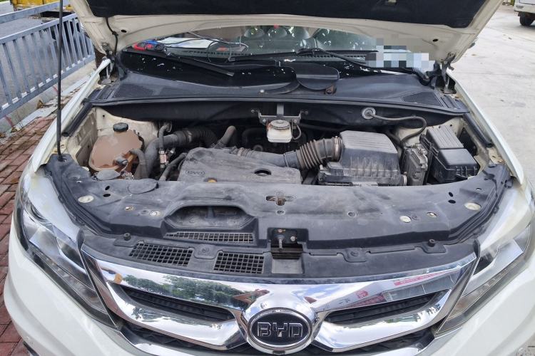 Used BYD S7 2016 2.0T Automatic Flagship Plus Engine Bay