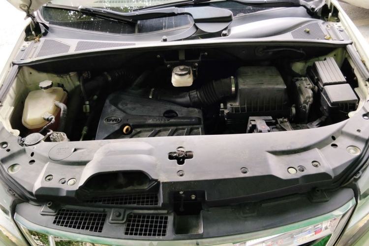 Used BYD S7 2016 2.0T Automatic Prestige Plus Engine Bay
