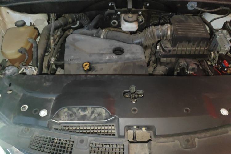 Used BYD S7 2016 2.0T Automatic Prestige Plus Engine Bay