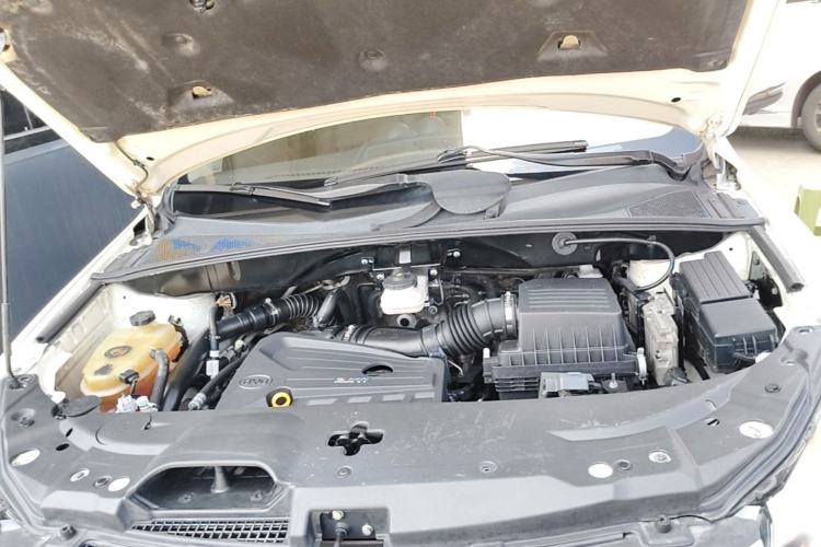 Used BYD S7 2016 2.0T Automatic Prestige Plus Engine Bay