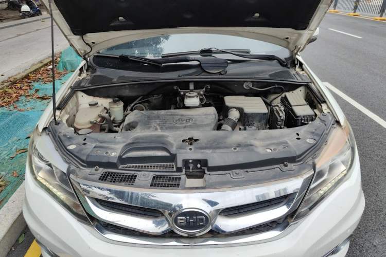 Used BYD S7 2016 1.5T Manual Luxury Edition Engine Bay