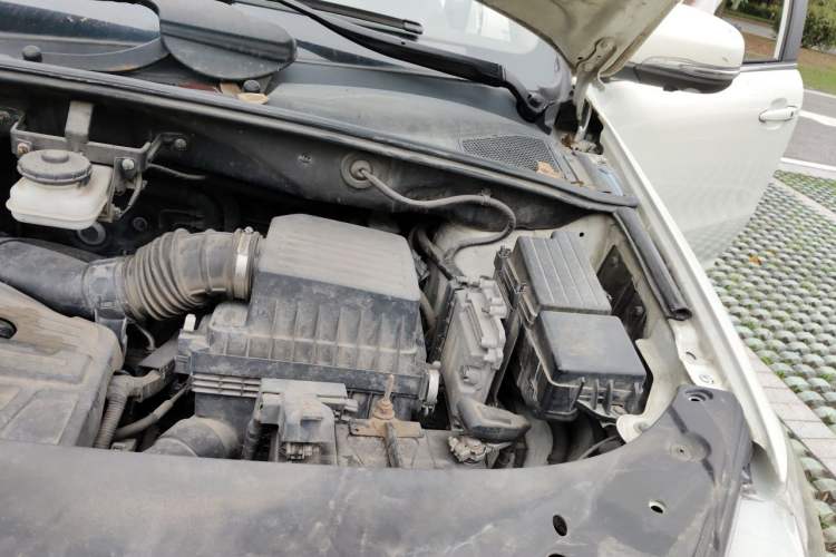 Used BYD S7 2016 2.0T Automatic Prestige Plus Engine Bay Left