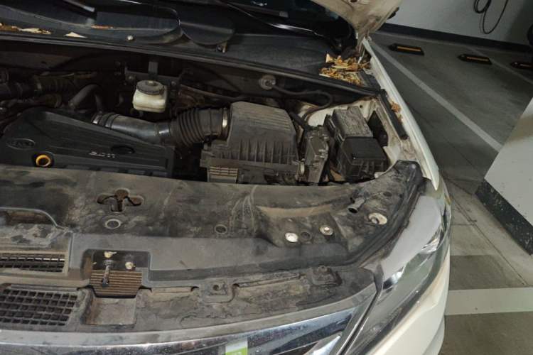 Used BYD S7 2016 2.0T Automatic Prestige Edition Engine Bay Left