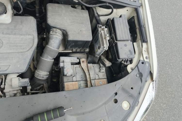 Used BYD S7 2016 1.5T Manual Luxury Edition Engine Bay Left